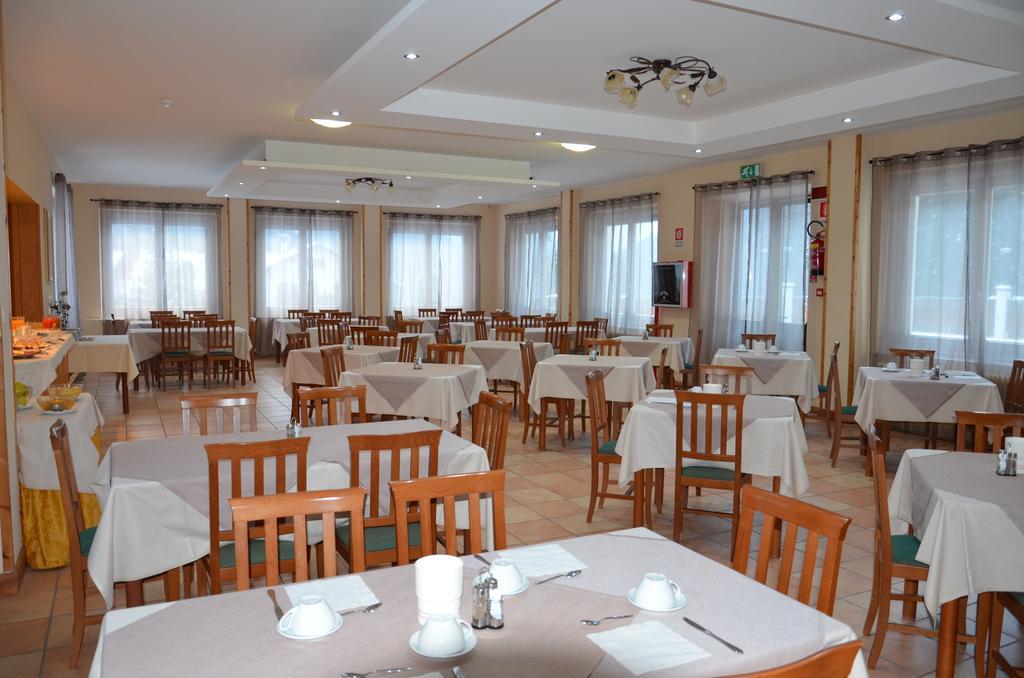 Hotel Pineta Falcade Bagian luar foto