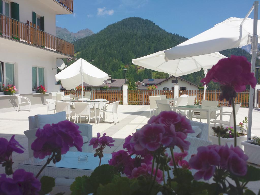 Hotel Pineta Falcade Bagian luar foto