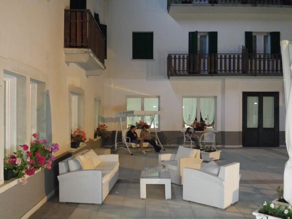 Hotel Pineta Falcade Bagian luar foto