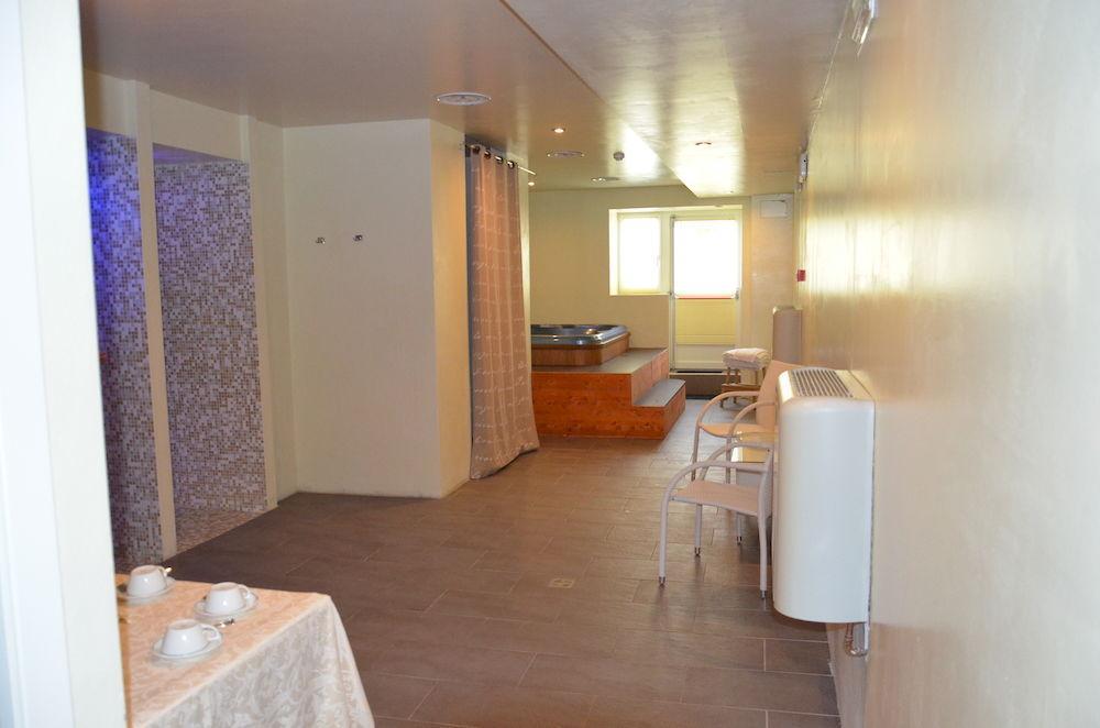 Hotel Pineta Falcade Bagian luar foto